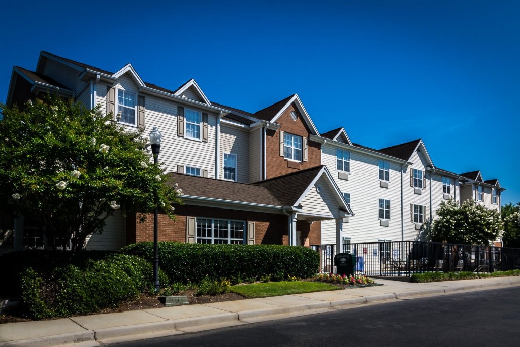 Фото HomeTowne Studios & Suites by Red Roof Columbia