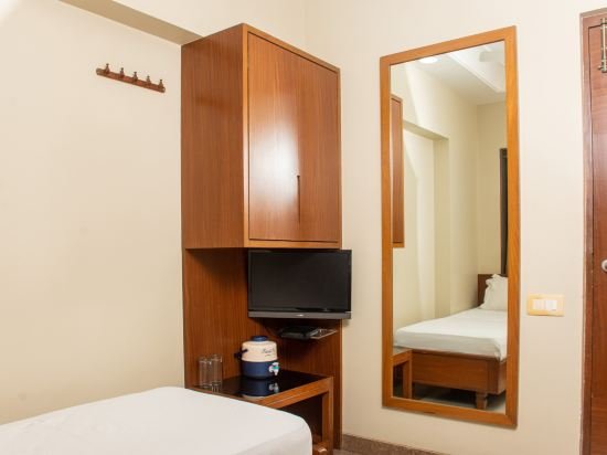Фото Hotel Bombay International