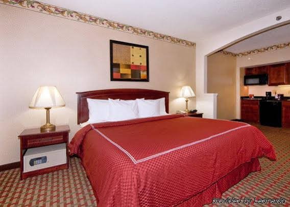Фото Quality Suites Nyc Gateway