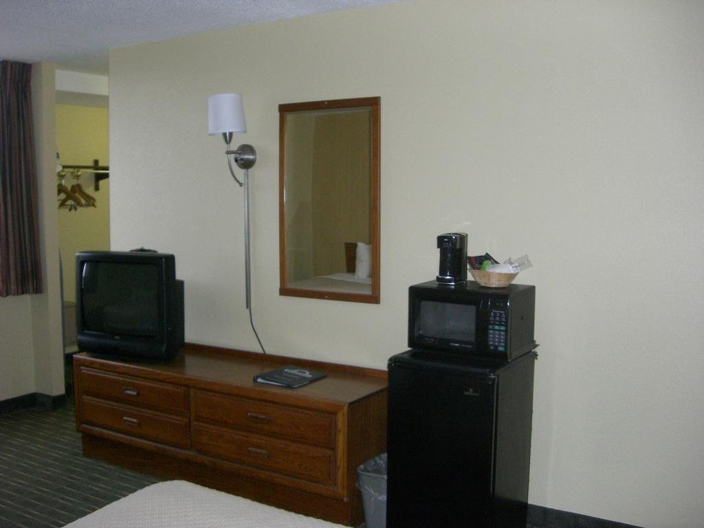 Фото Holiday Inn Express Minneapolis West Plymouth, an Ihg Hotel