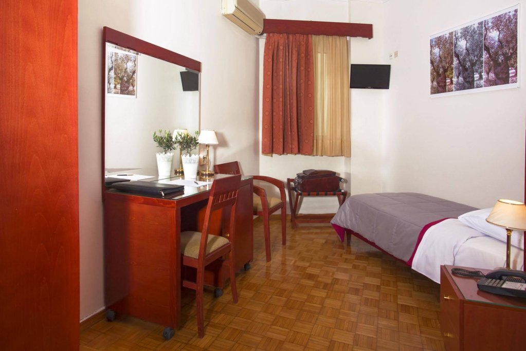 Фото Attalos Hotel