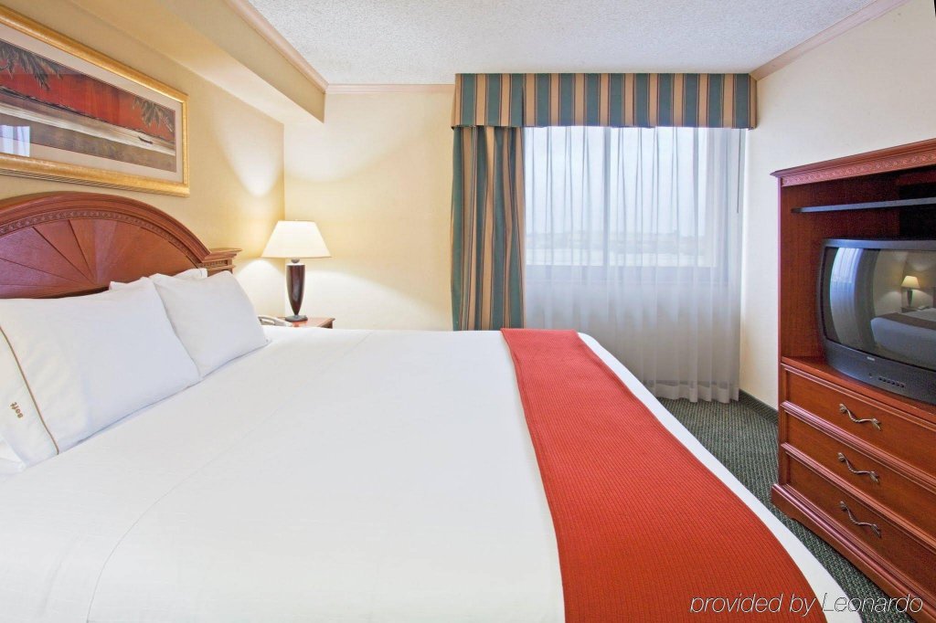 Фото Holiday Inn Express & Suites Miami - Hialeah, an Ihg Hotel
