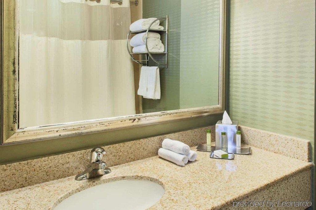 Фото DoubleTree by Hilton Atlanta - Emory Area