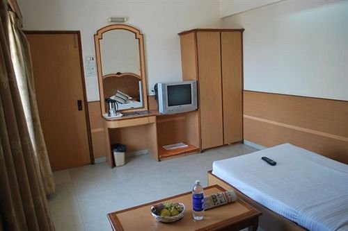 Фото Hotel Atithi