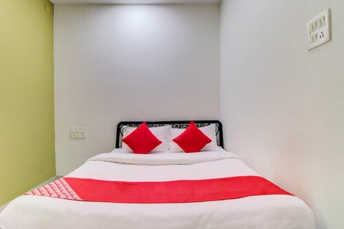 Гостиница Oyo 60908 Hotel Sai Lodging в Нашике