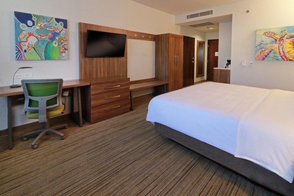 Фото Holiday Inn Express And Suites Ensenada Centro, an Ihg Hotel