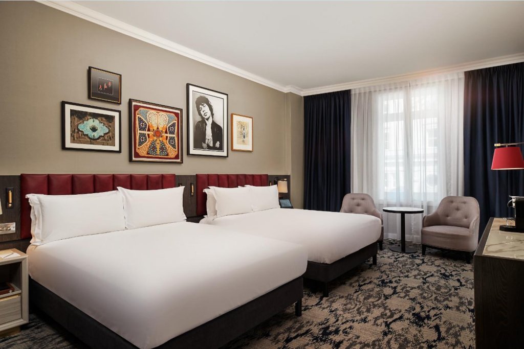 Фото The Trafalgar St. James London, Curio Collection by Hilton