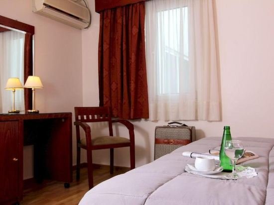 Фото Attalos Hotel