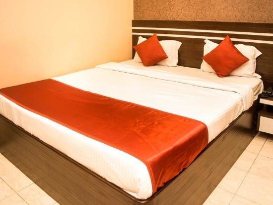 Фото Hotel Pushpak International