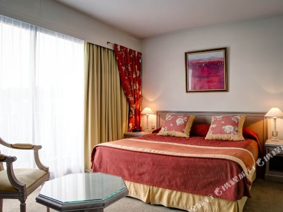 Фото Hôtel Charlemagne by HappyCulture