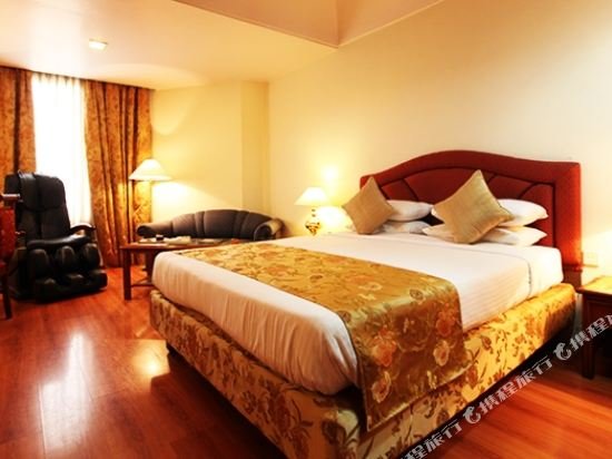 Фото The Capitol Hotel