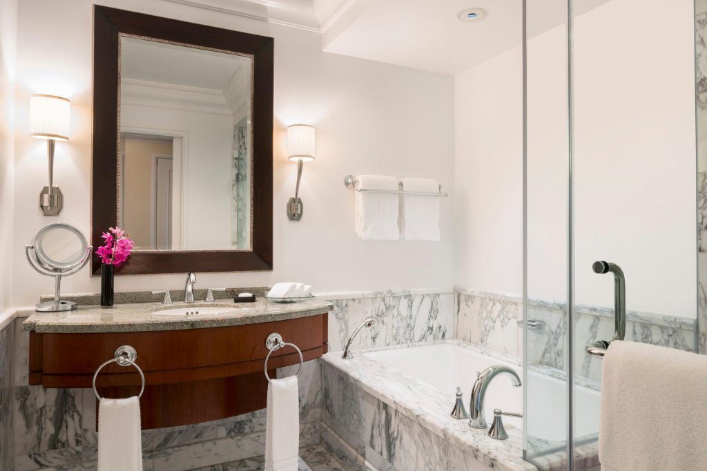 Фото Beverly Wilshire, A Four Seasons Hotel