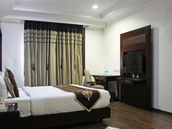 Фото S. K Crown Park Naraina