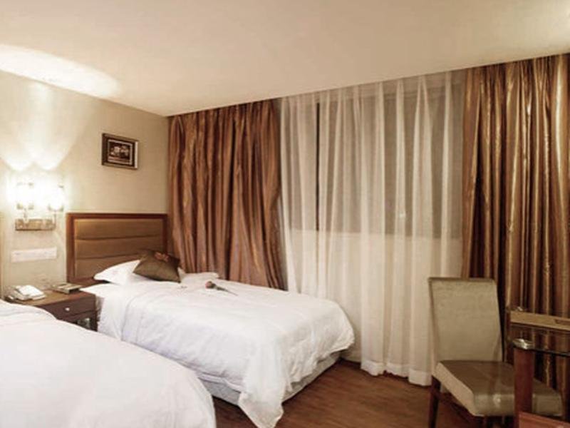Фото Bravo Business Hotel