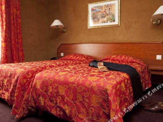 Фото Hotel Esteem Tour Eiffel