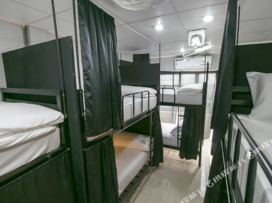 Фото Oyo 1158 Thestaycafe Hostel