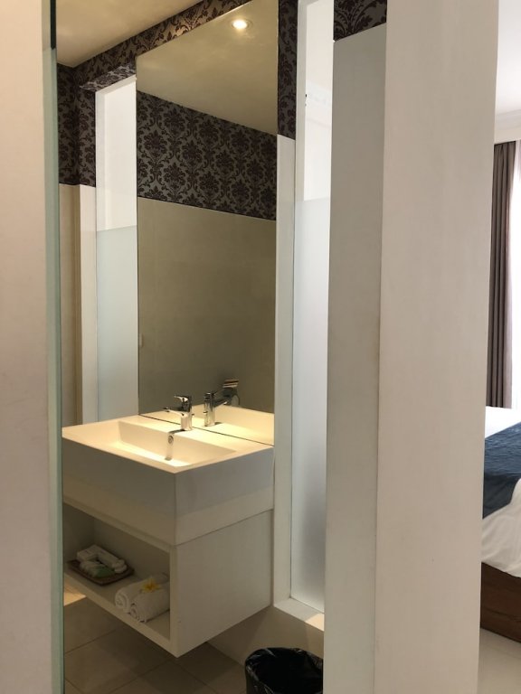 Фото Umpadhi Canggu Hotel