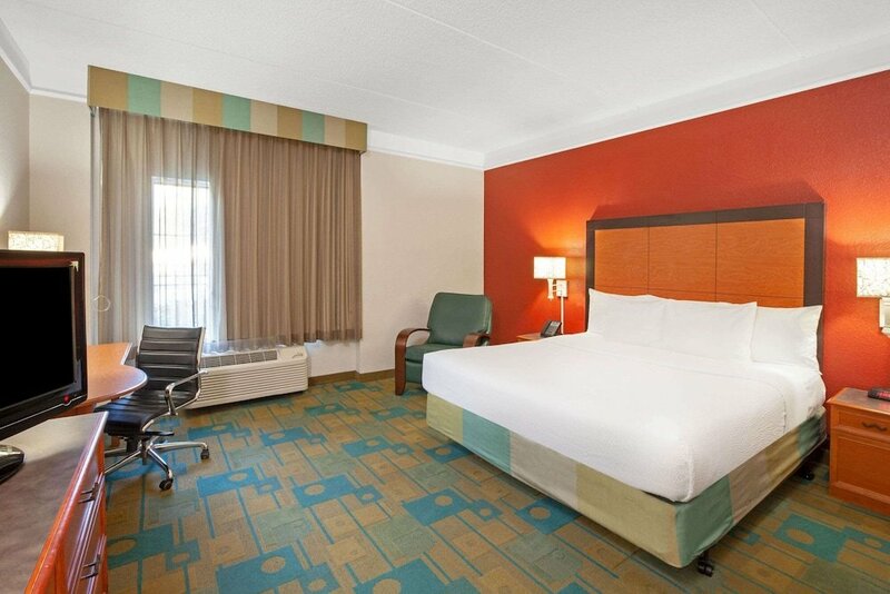 Гостиница La Quinta Inn & Suites by Wyndham Houston Galleria Area в Хьюстоне