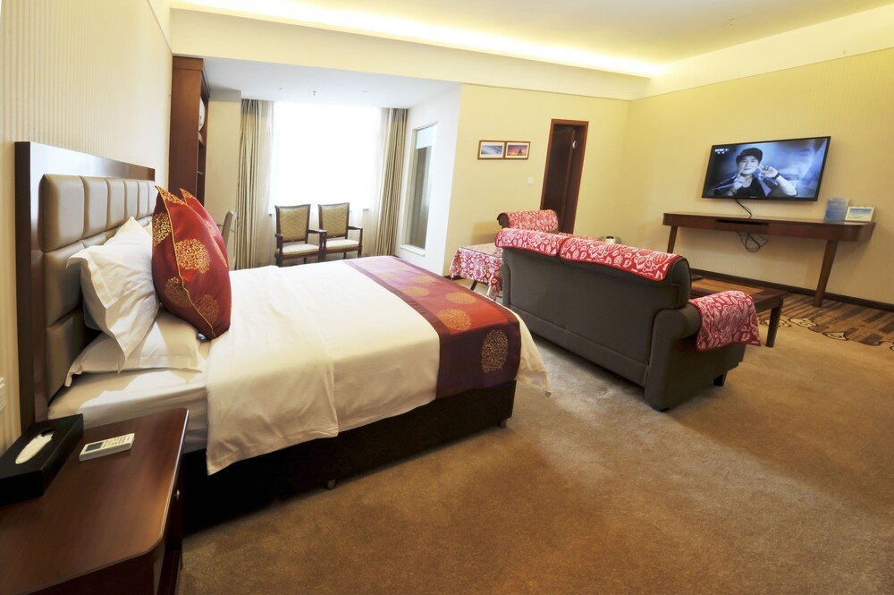 Фото Chengdu Chengfei Hotel