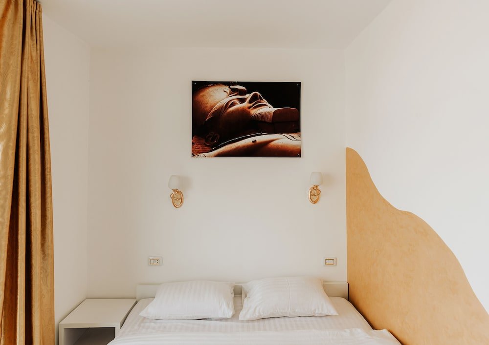 Фото Desert Moon