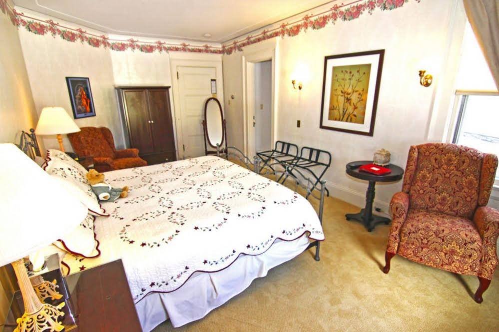 Фото Gateways Inn & Restaurant