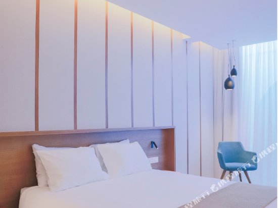 Фото Radisson Beach Resort Larnaca