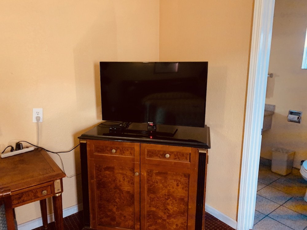 Фото Candle Bay Inn