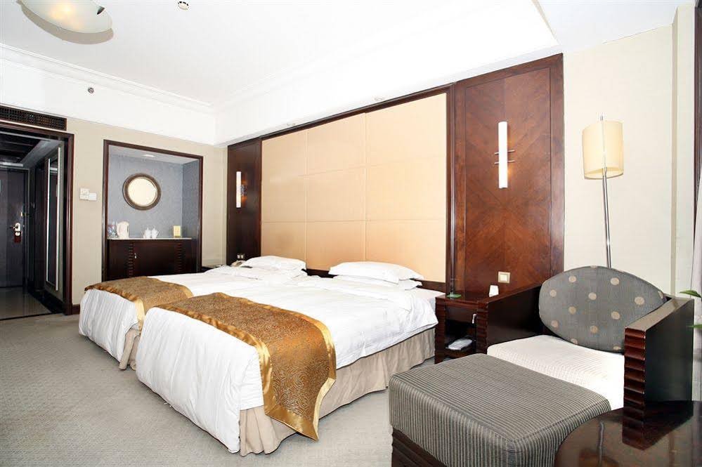 Фото Guangzhou Hotel