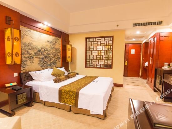 Фото Palace International Hotel