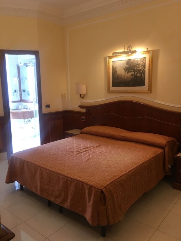 Фото Hotel Hiberia