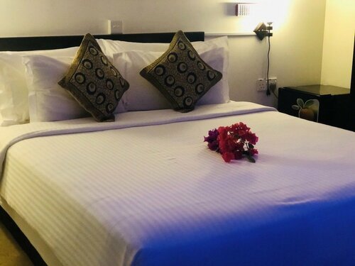 Гостиница Vieni Qua Grand на Атолле Гнавийани