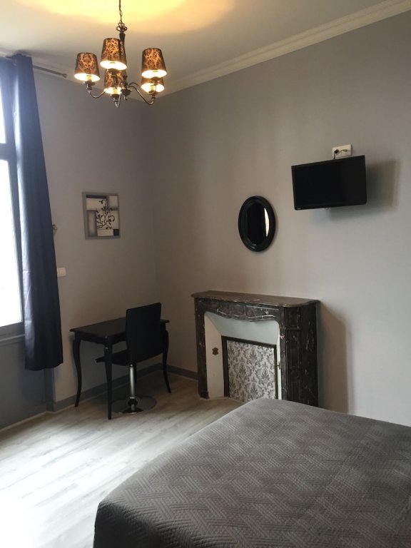 Фото Hotel Au Chapon Fin