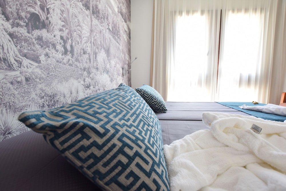 Фото Hotel Adonis Plaza