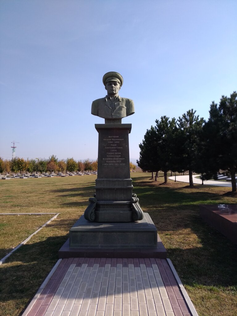 Monument, memorial Герой Советского Союза генерал армии Василий Филиппович Маргелов, Nazran, photo