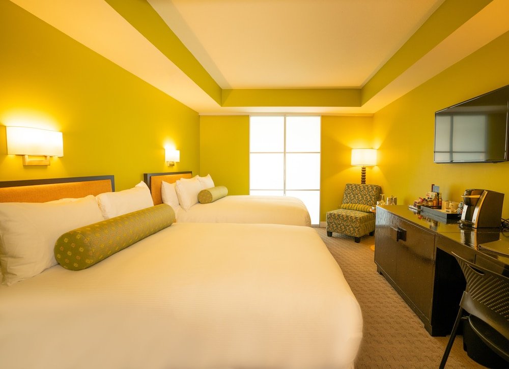 Фото Opus Vancouver