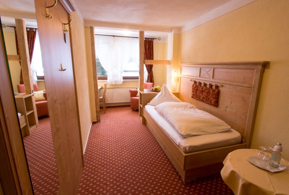 Фото Hotel Nuhnetal