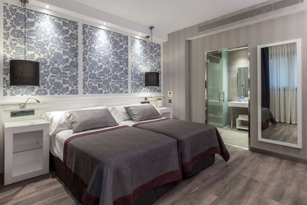 Фото Catalonia Excelsior Hotel