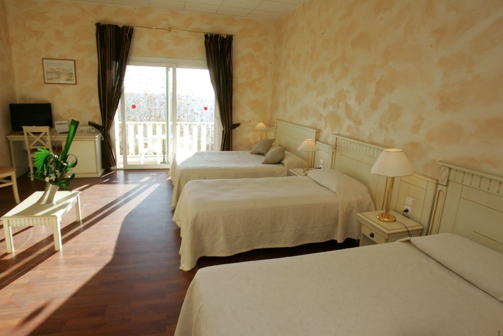 Фото Hôtel Le Beau Séjour