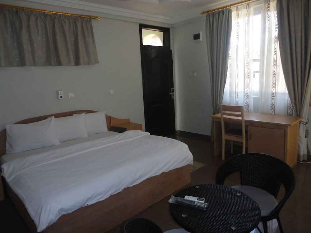 Фото Tenack Beach Resort