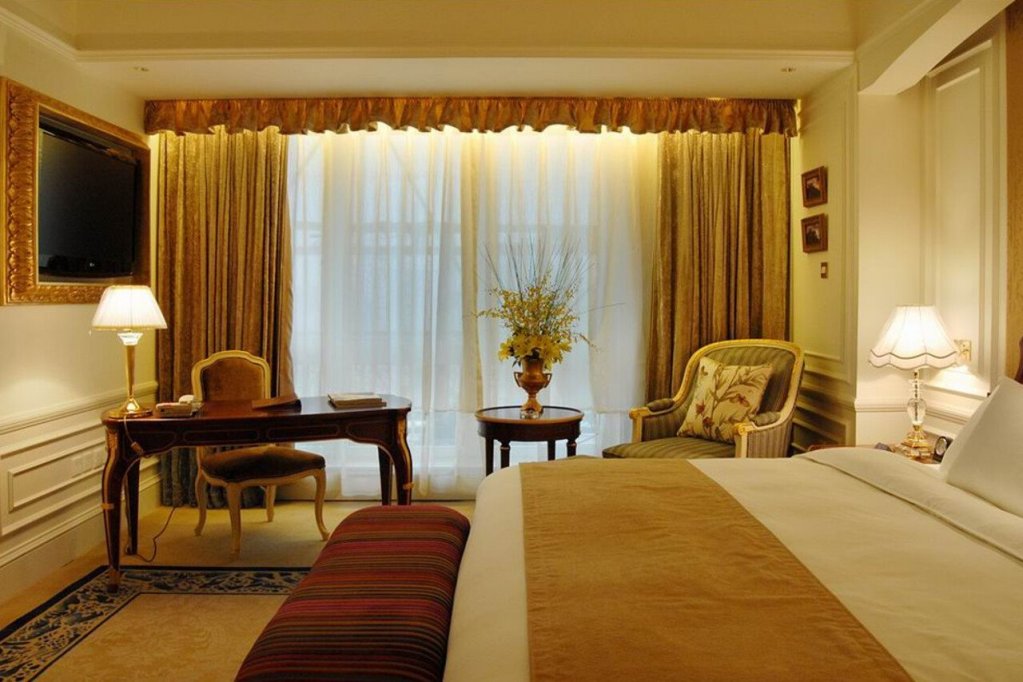 Фото Legendale Hotel Beijing