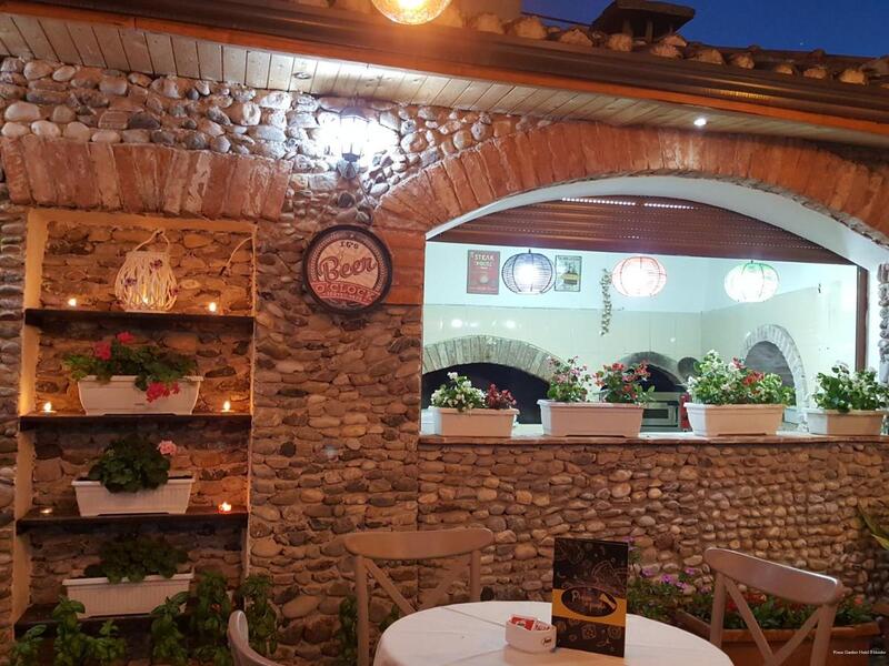 Фото Rose Garden Hotel