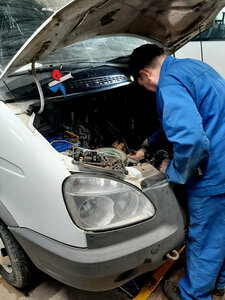 Servicio de coches, centro de reparación de automóviles Avtogazservis, , foto