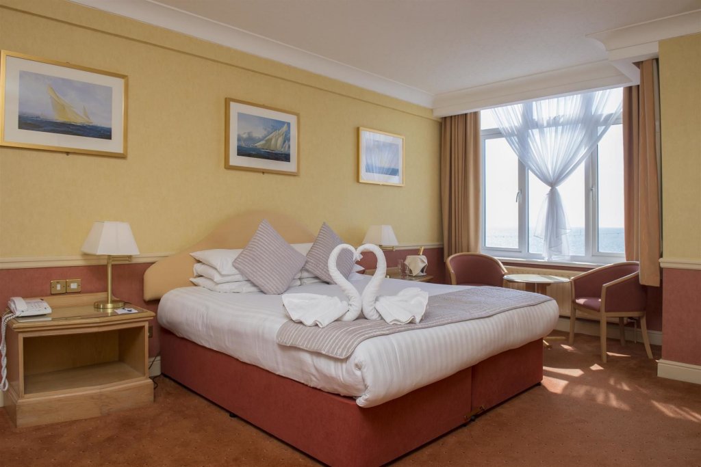 Фото The Royal Beach Hotel