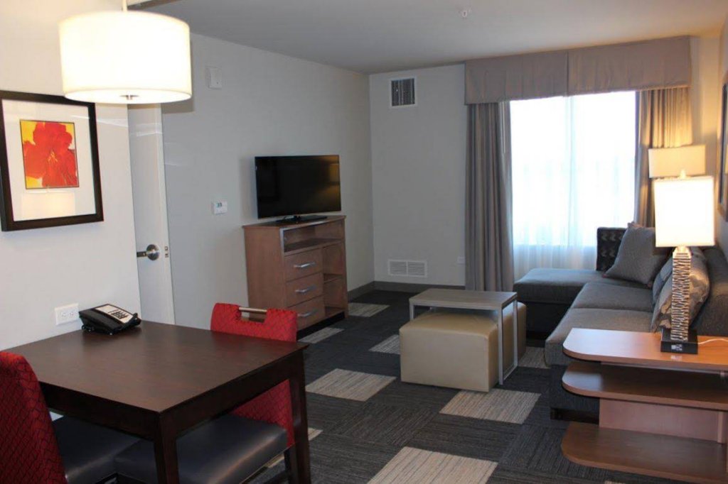 Фото Homewood Suites by Hilton TechRidge Parmer @ I-35