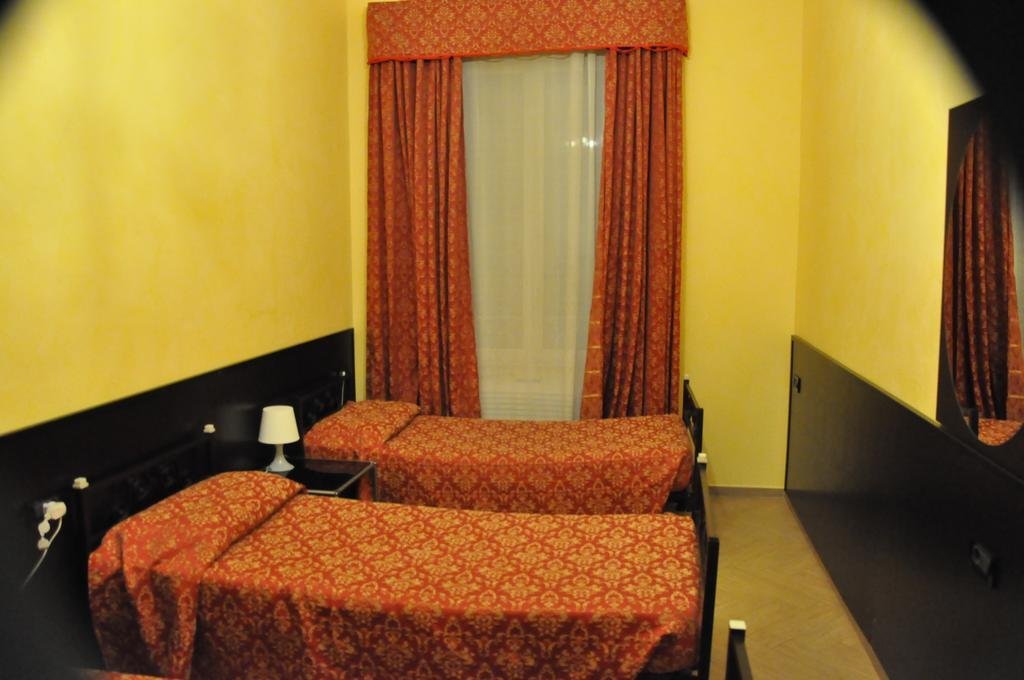 Фото Funny Palace Hostel