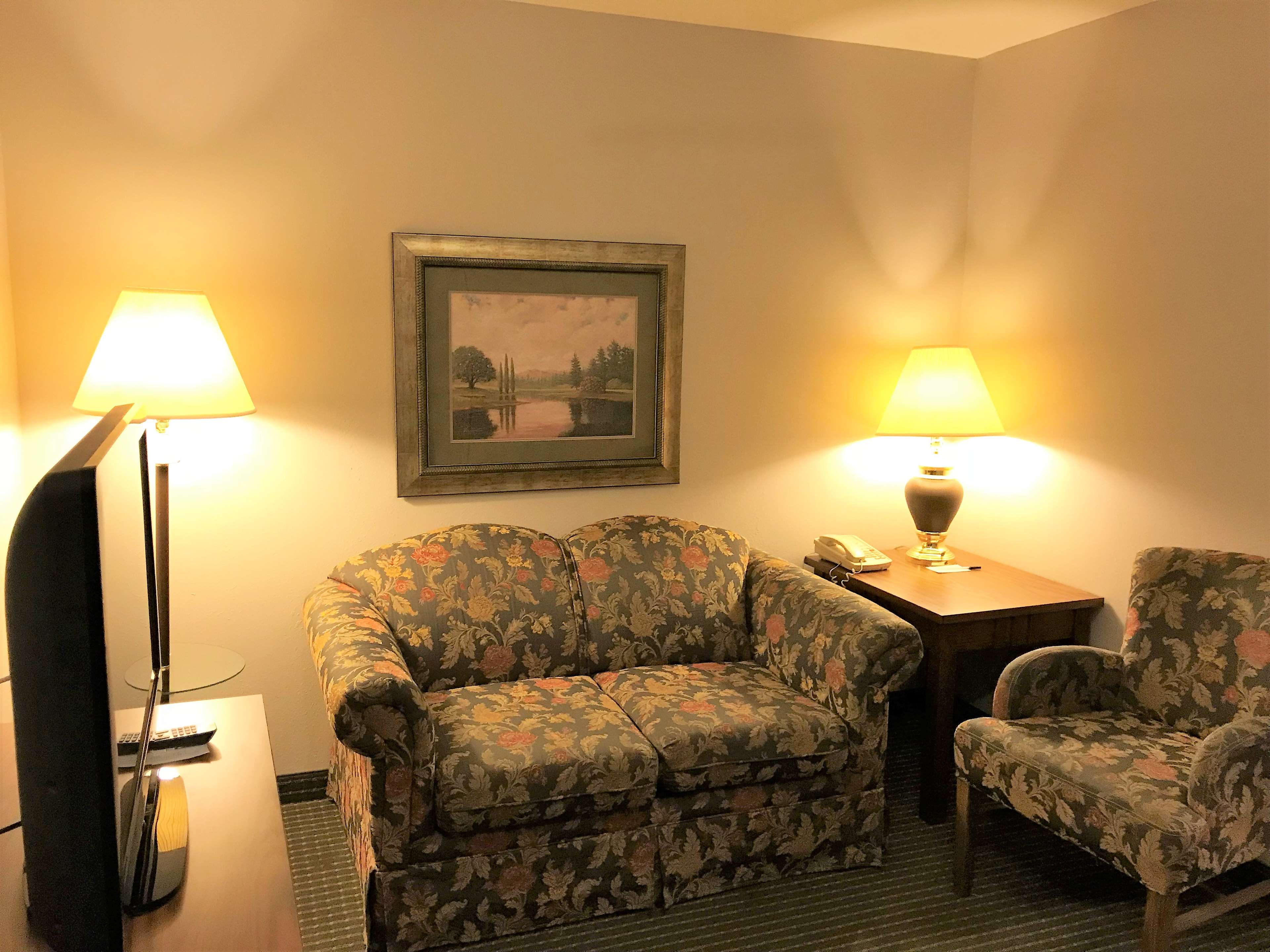 Фото Holiday Inn Express & Suites Zion by IHG