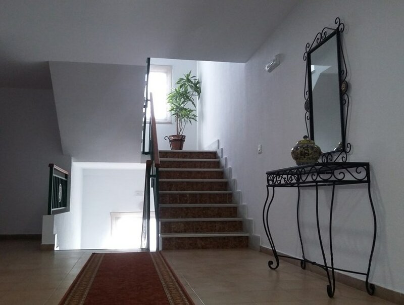 Гостиница Hotel Tres Jotas в Кониль де ла Фронтере