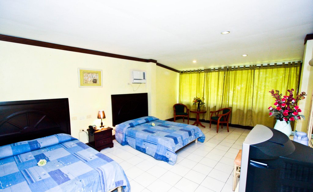 Фото Bohol Tropics Resort