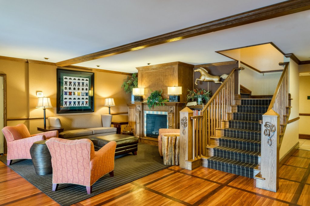 Фото Comfort Inn & Suites