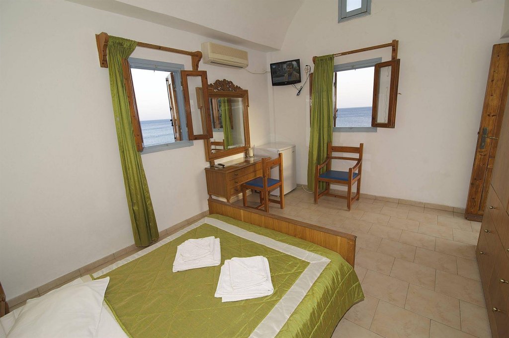 Фото Akrotiri Hotel